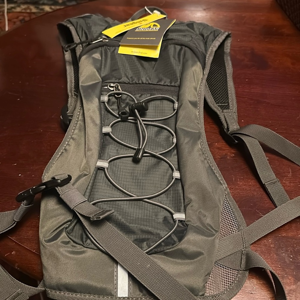 NWT Unigear outdoor/hiking bag hydration pack